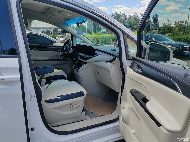 Buick GL8, 2024 2
