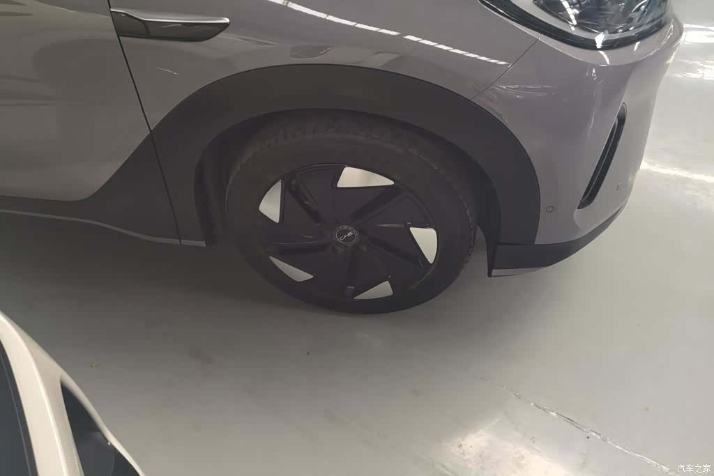 BYD HiAce, 2025 6
