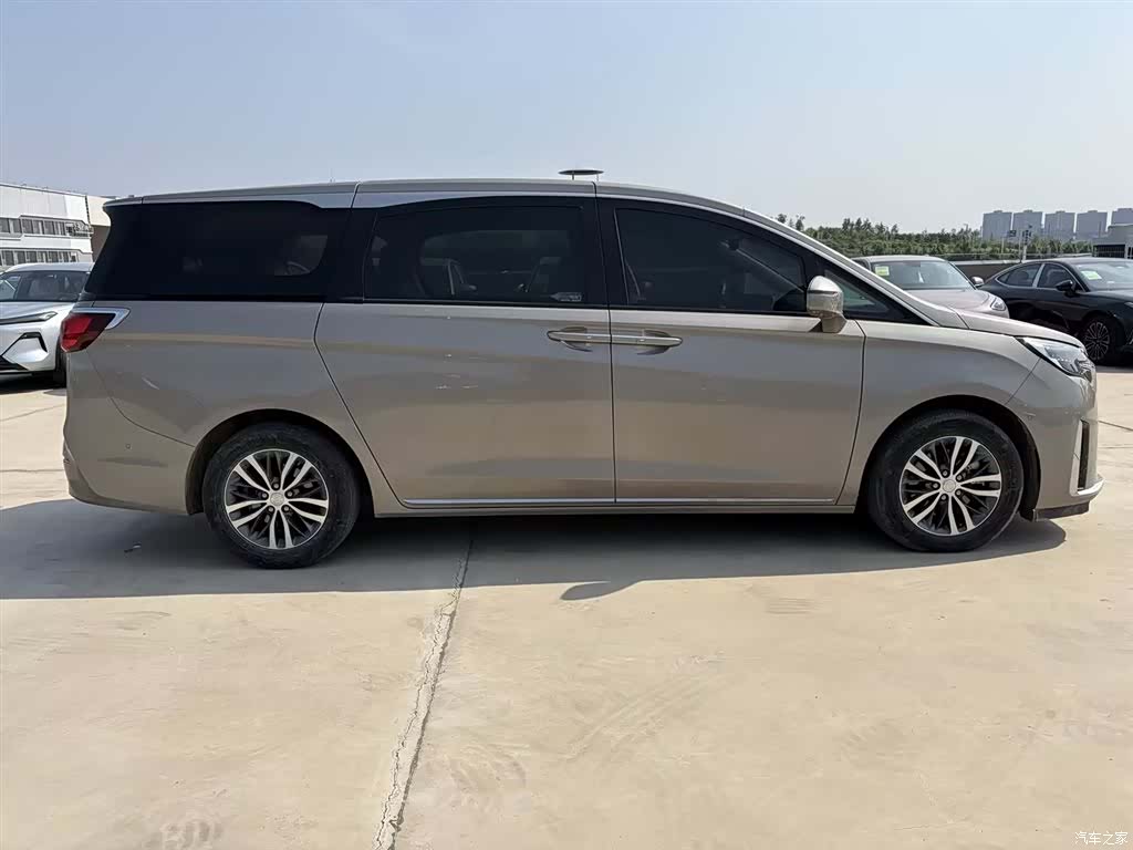 Buick GL8, 2023 все фото