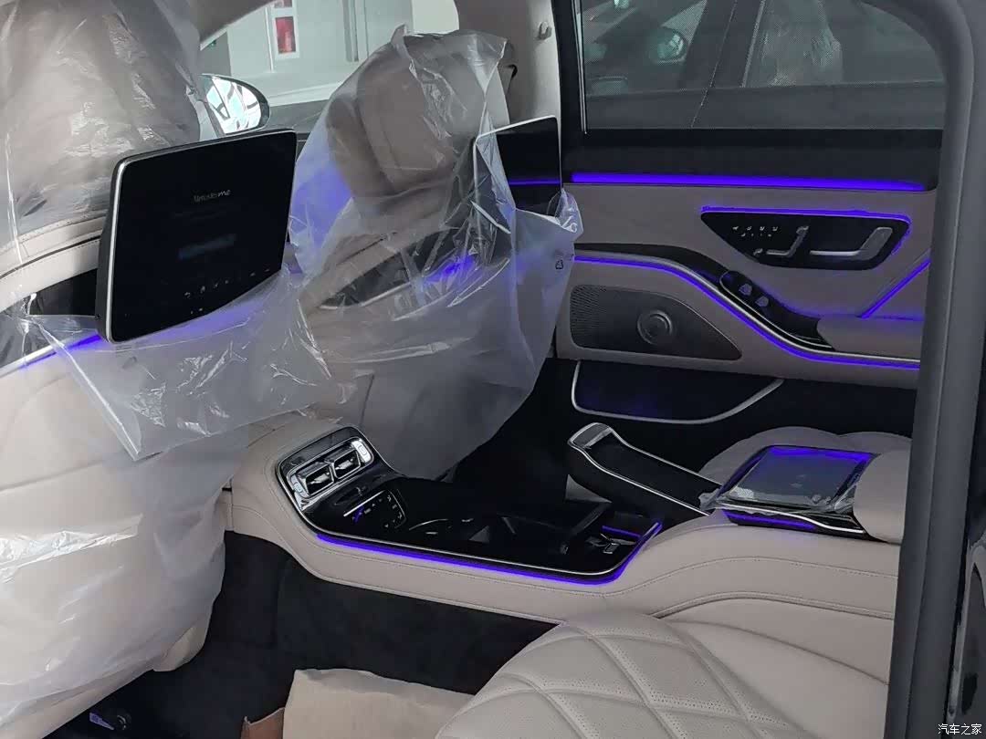 Maybach S-Class, 1900 10