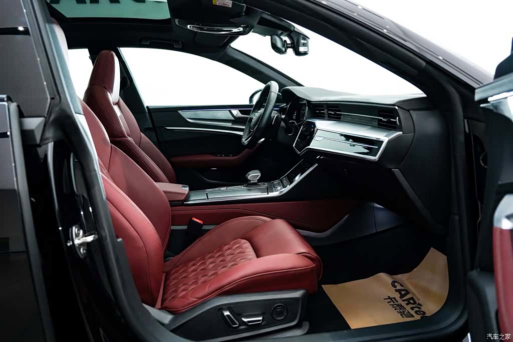 Audi A7L, 2024 19