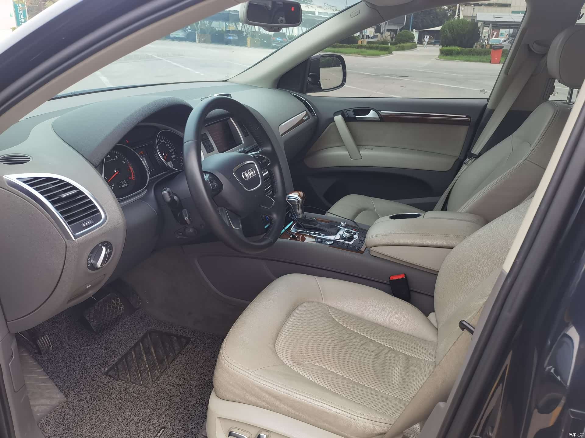 Audi Q7, 2012 8