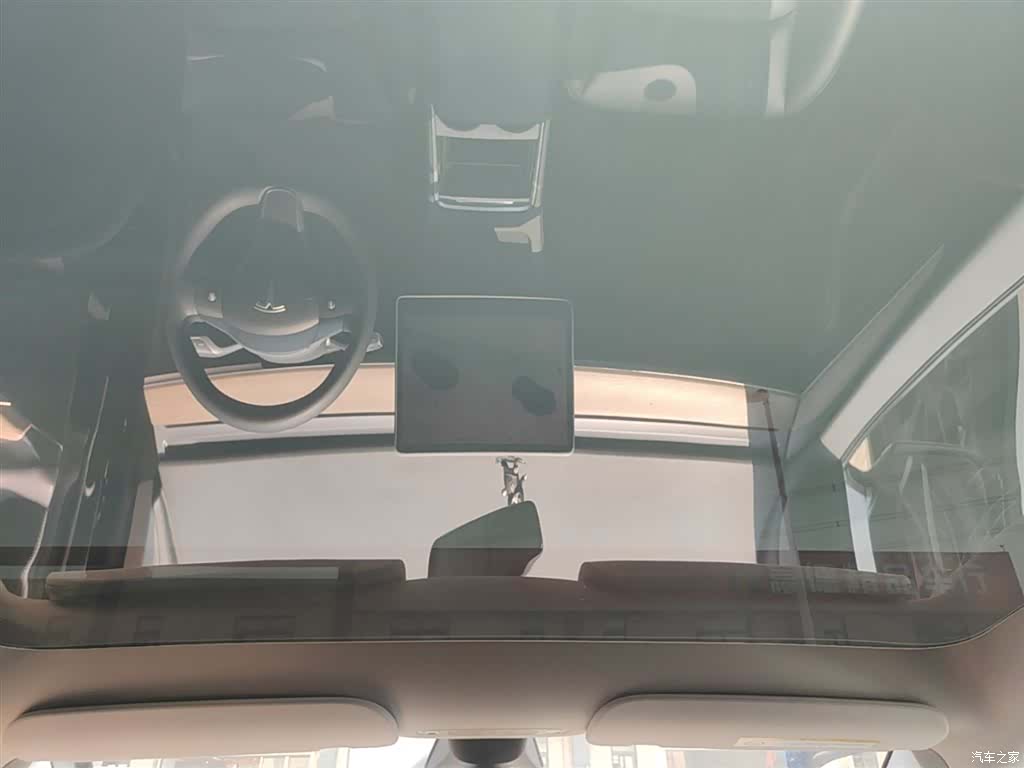 Tesla Model Y, 2022 18