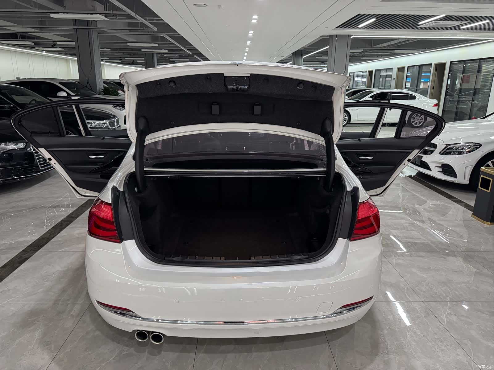 BMW 3 Series, 2017 все фото