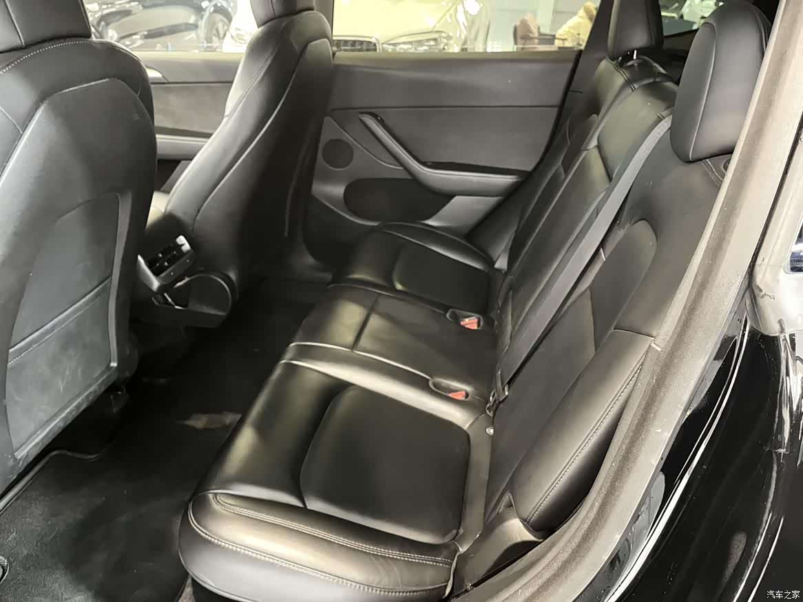 Tesla Model Y, 2022 все фото