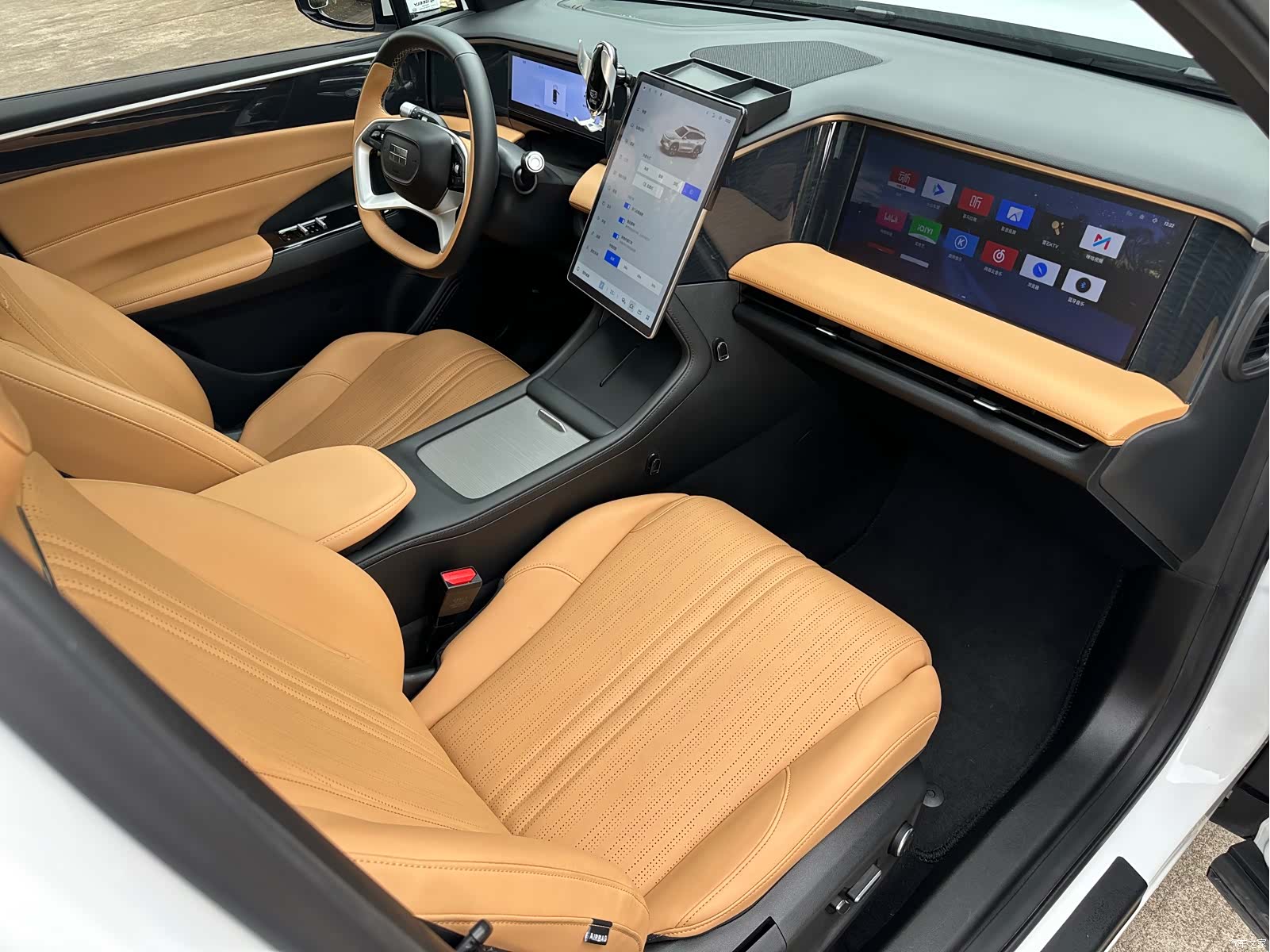 Geely Galaxy L7, 2024 39