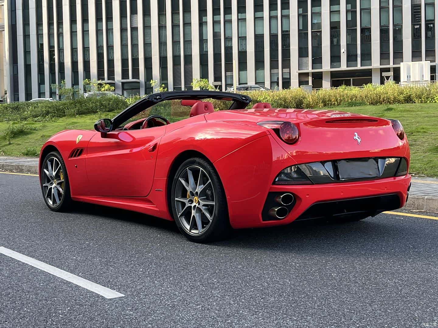 Ferrari California, 2011 10