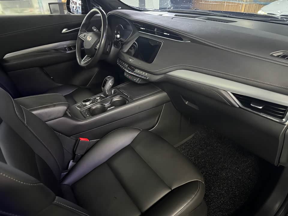 Cadillac XT4