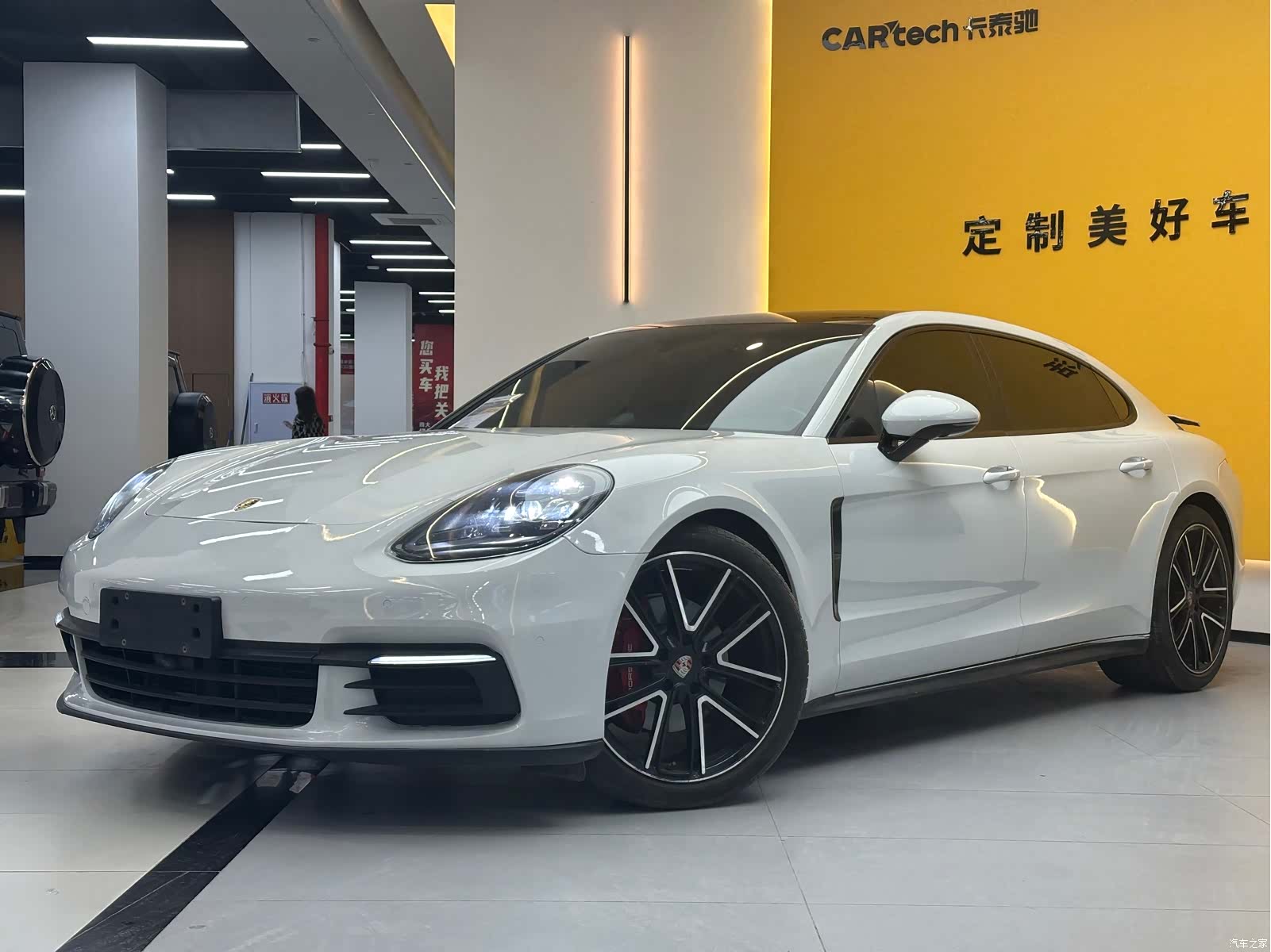 Porsche Panamera, 2018 1