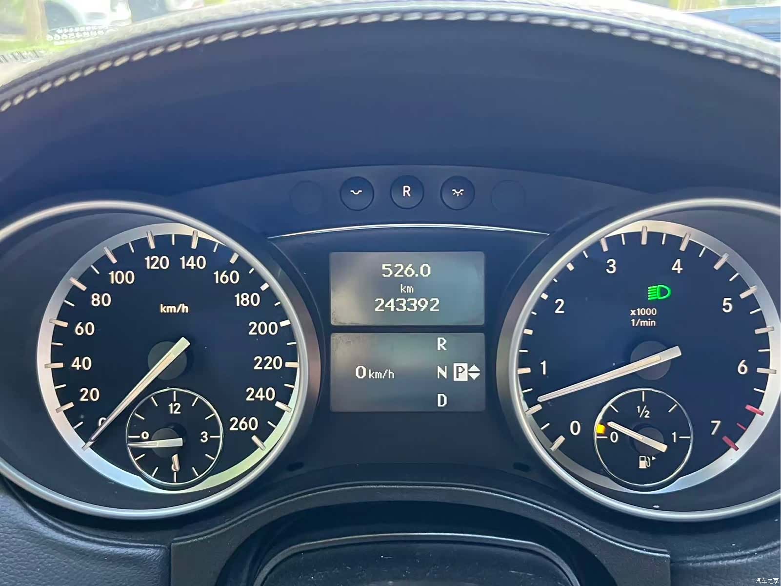 Mercedes-Benz M-Class, 2011 13
