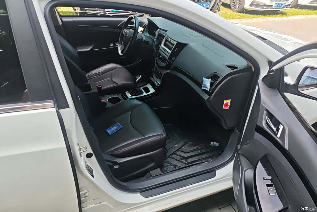 BYD E5, 2016 8