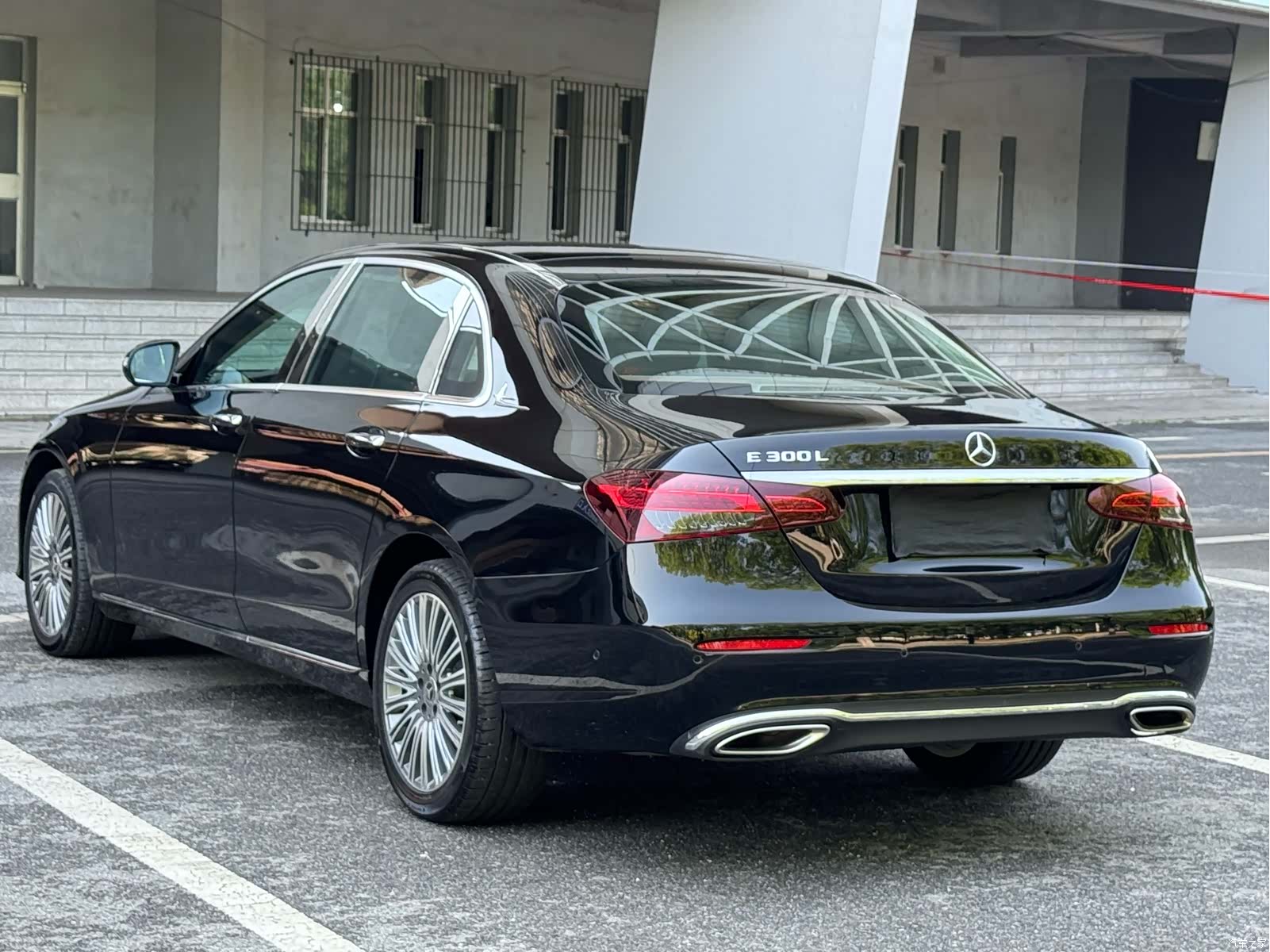 Mercedes-Benz E-Class, 2022 4