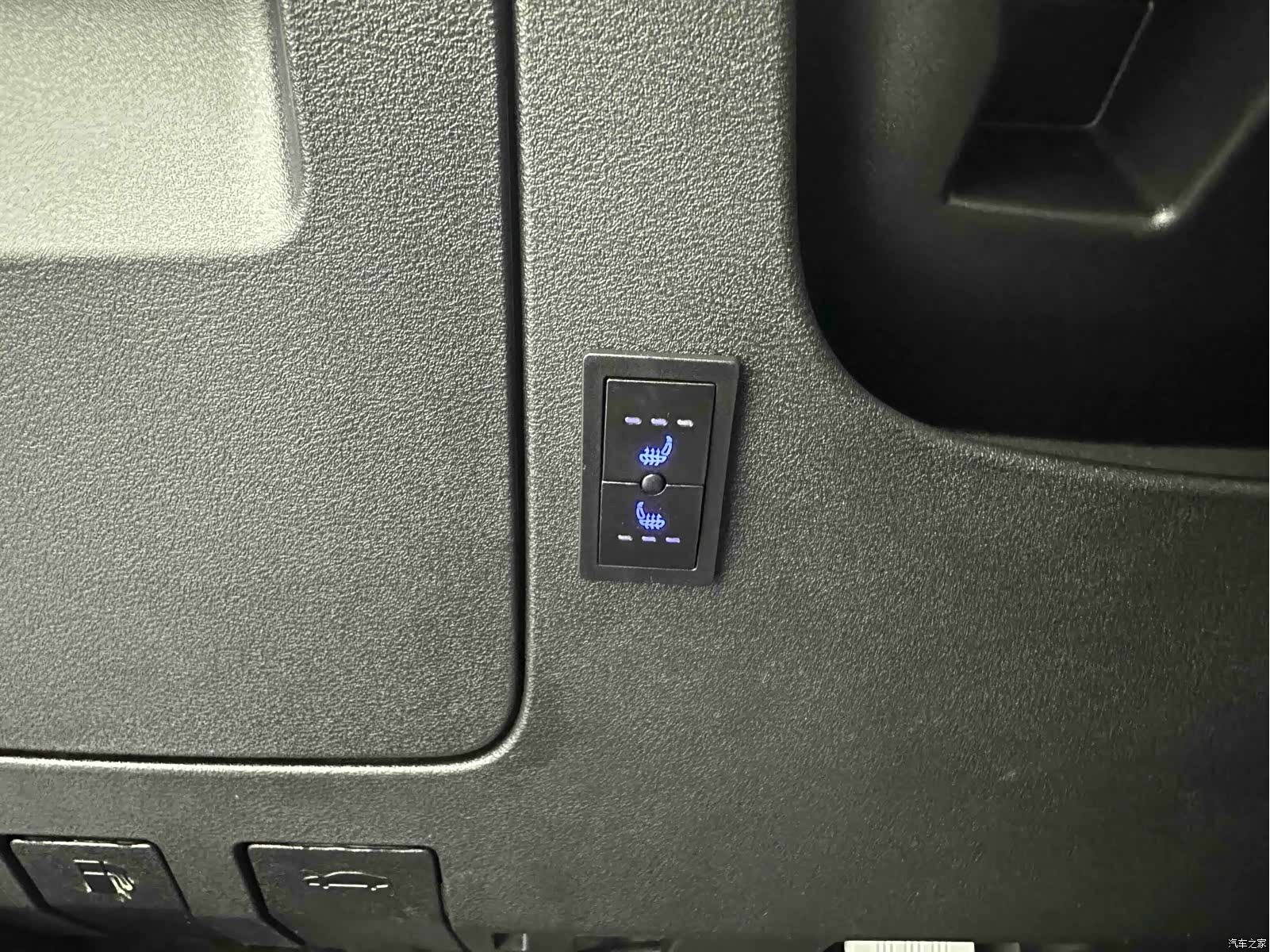 Geely Emgrand, 2023 11