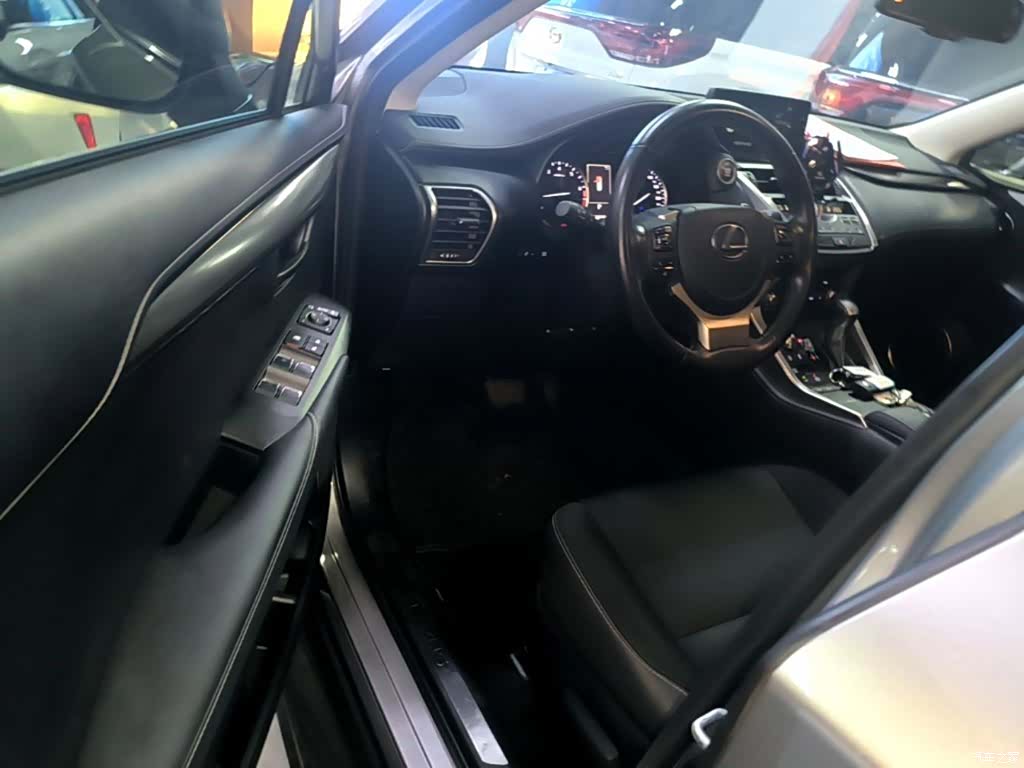 Lexus NX, 2020 16