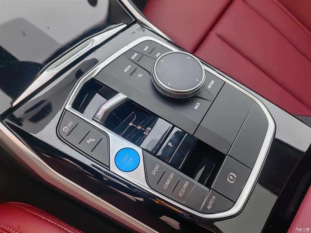 BMW i4, 2025 11
