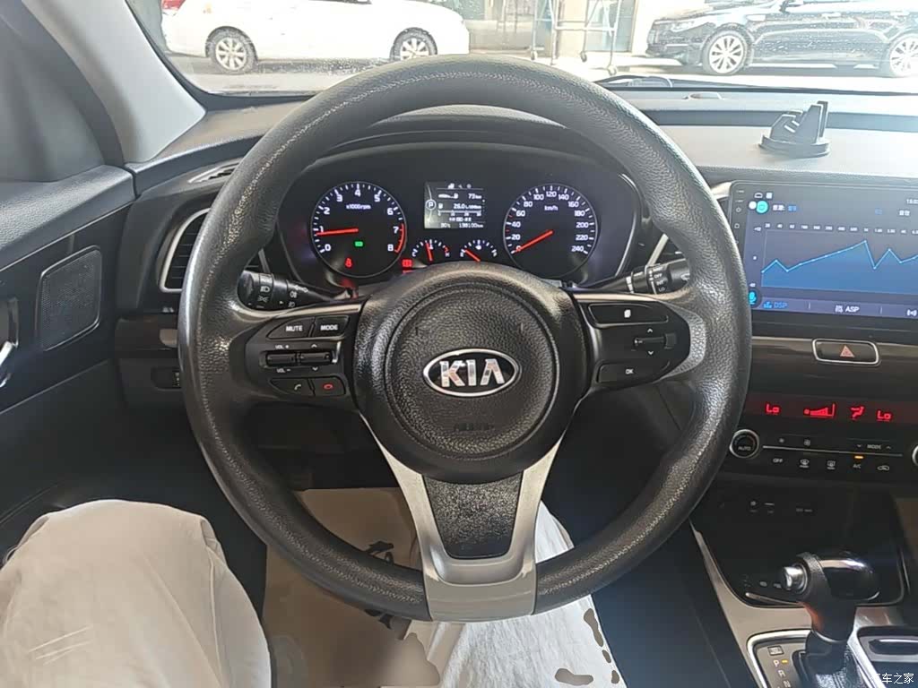 Kia K4, 2015 11