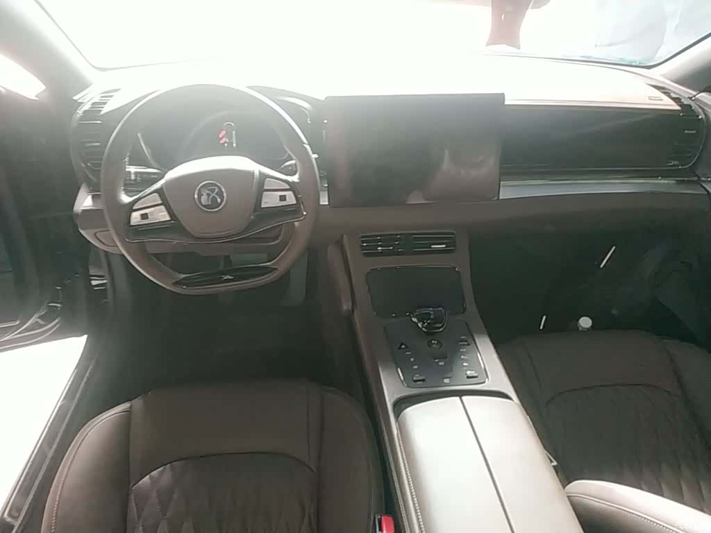BYD Han, 2024 10