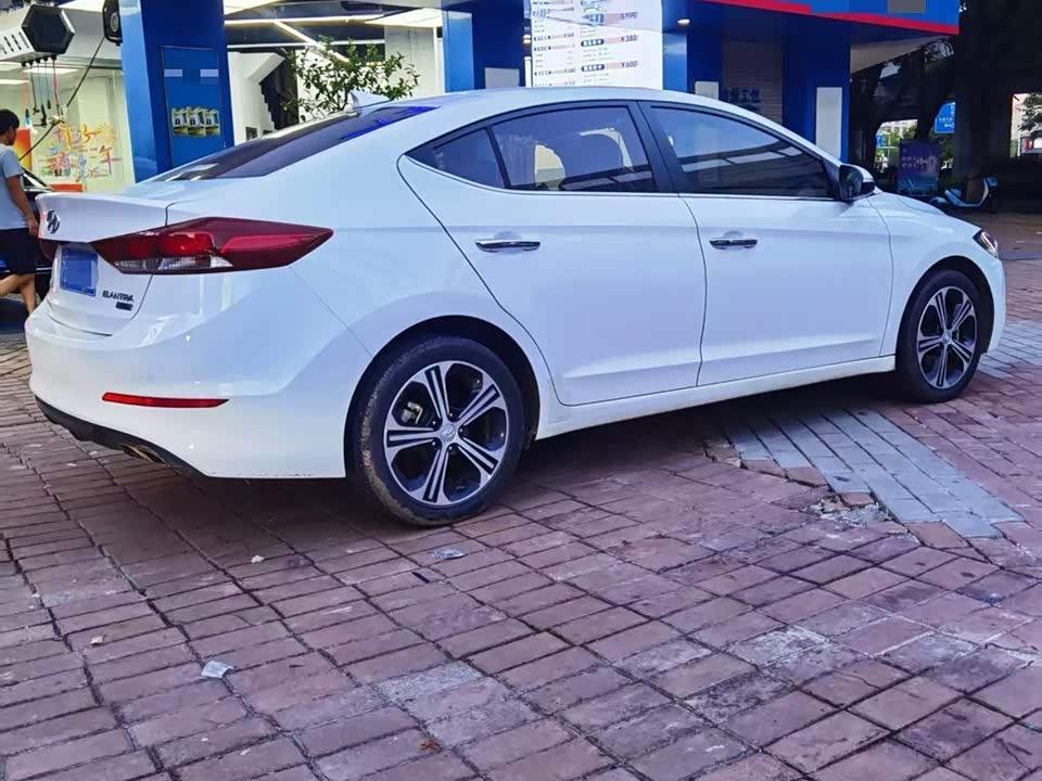 Hyundai Lead Hyundai Lead