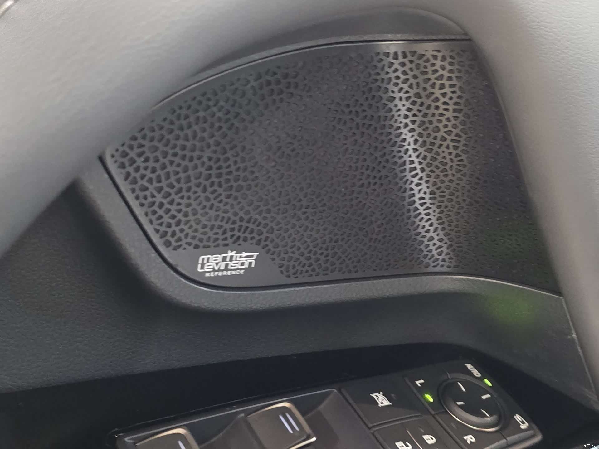 Lexus LX, 2023 8