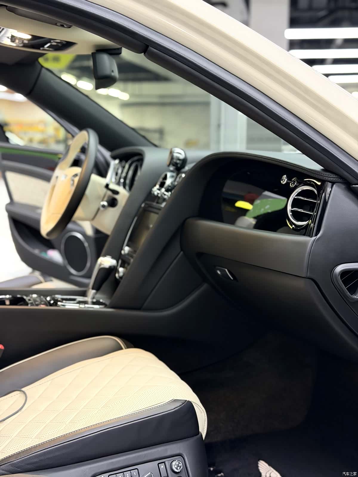 Bentley Flying Spur, 2019 24