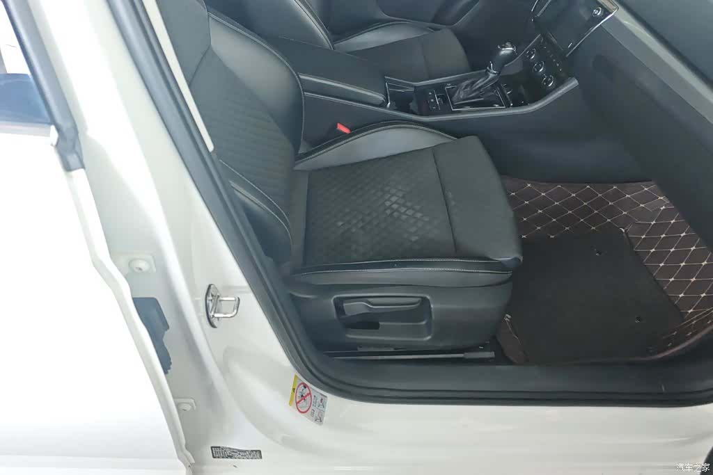 Skoda Superb, 2018 8