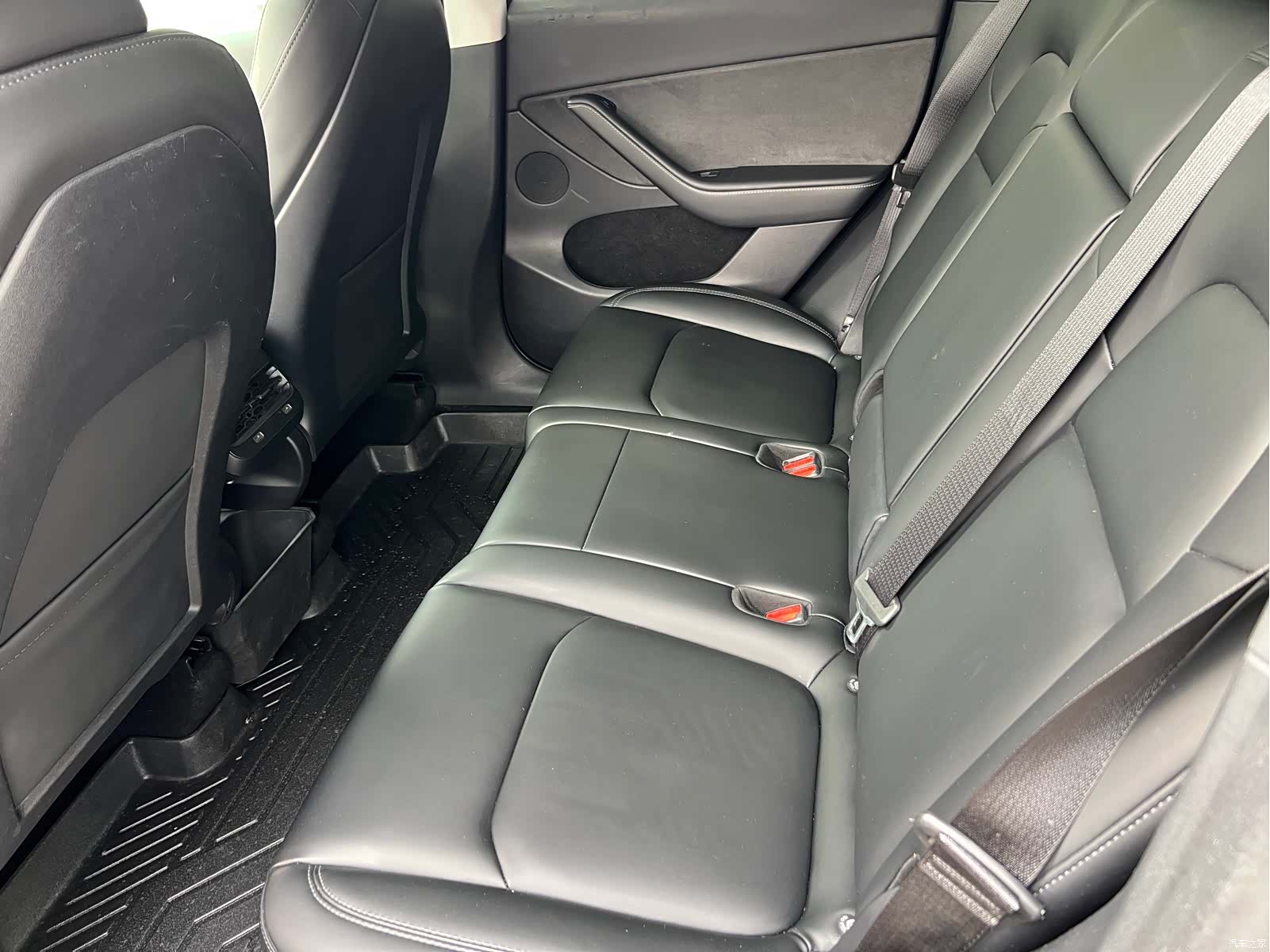 Tesla Model Y, 2023 6