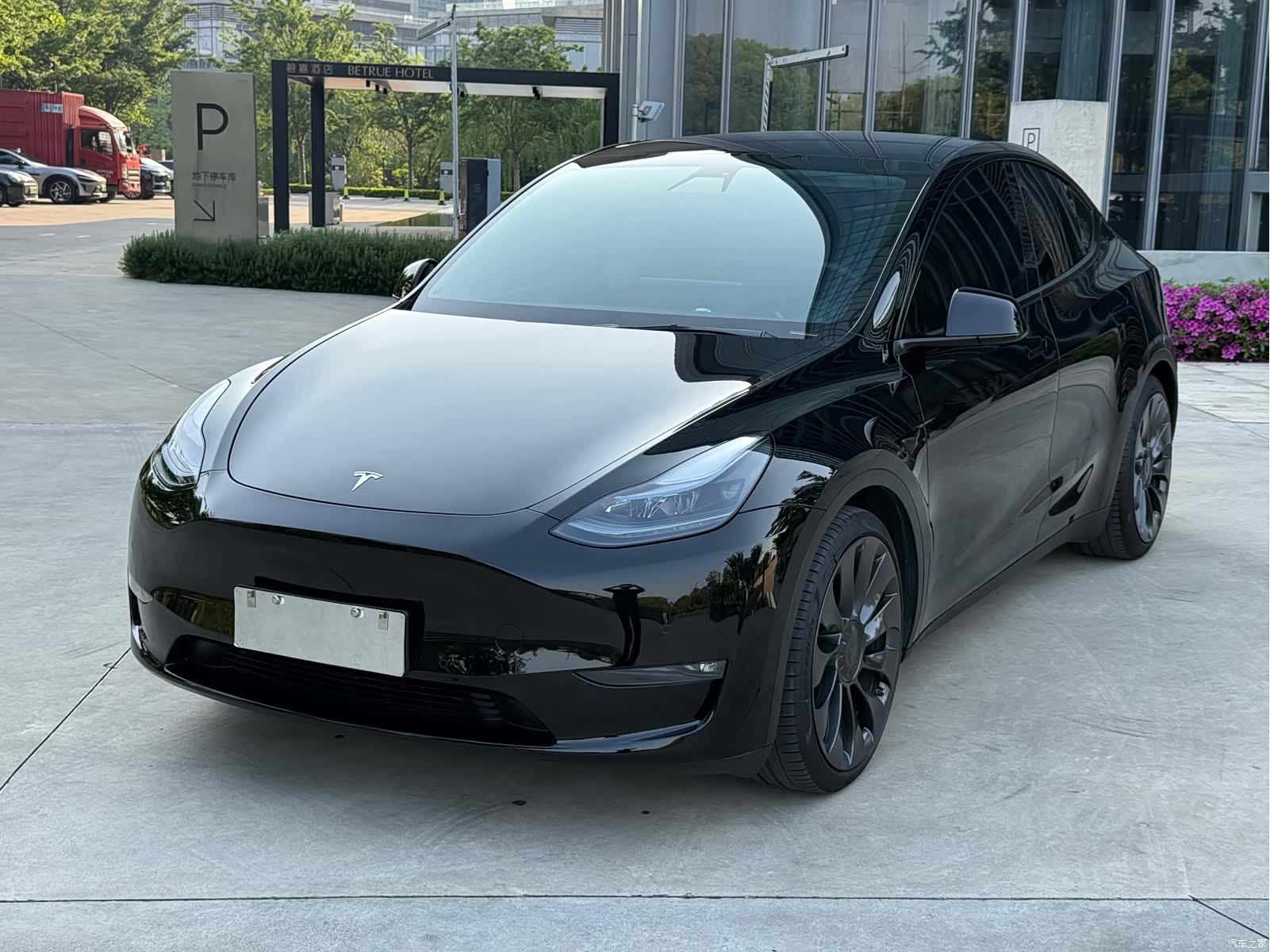 Tesla Model Y, 2022 1