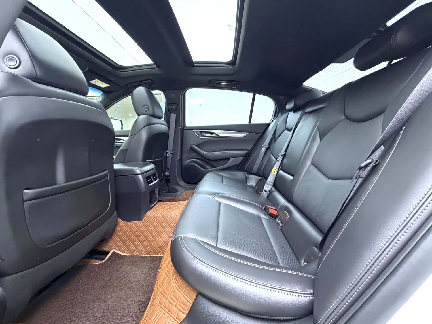 Cadillac CT5, 2022 все фото