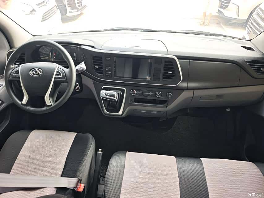 Maxus V80, 2026 4