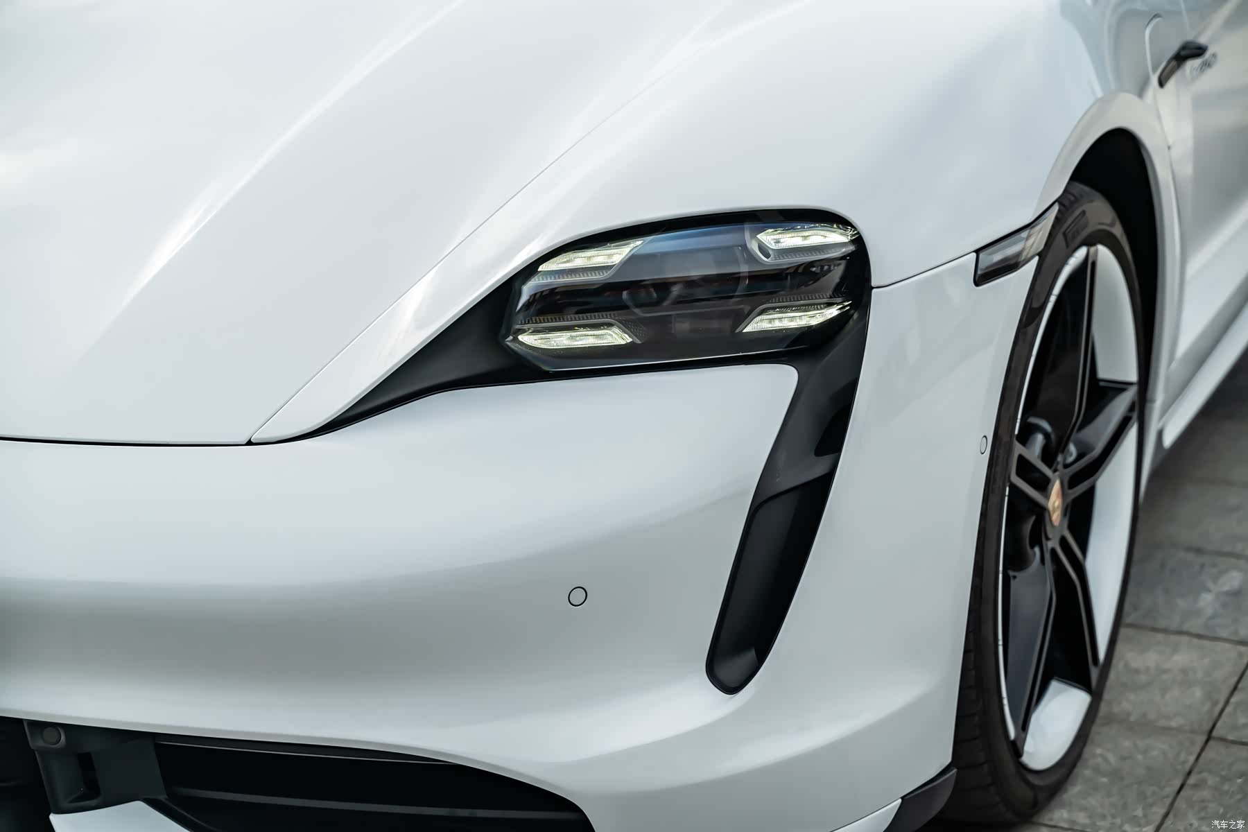 Porsche Taycan, 2020 8