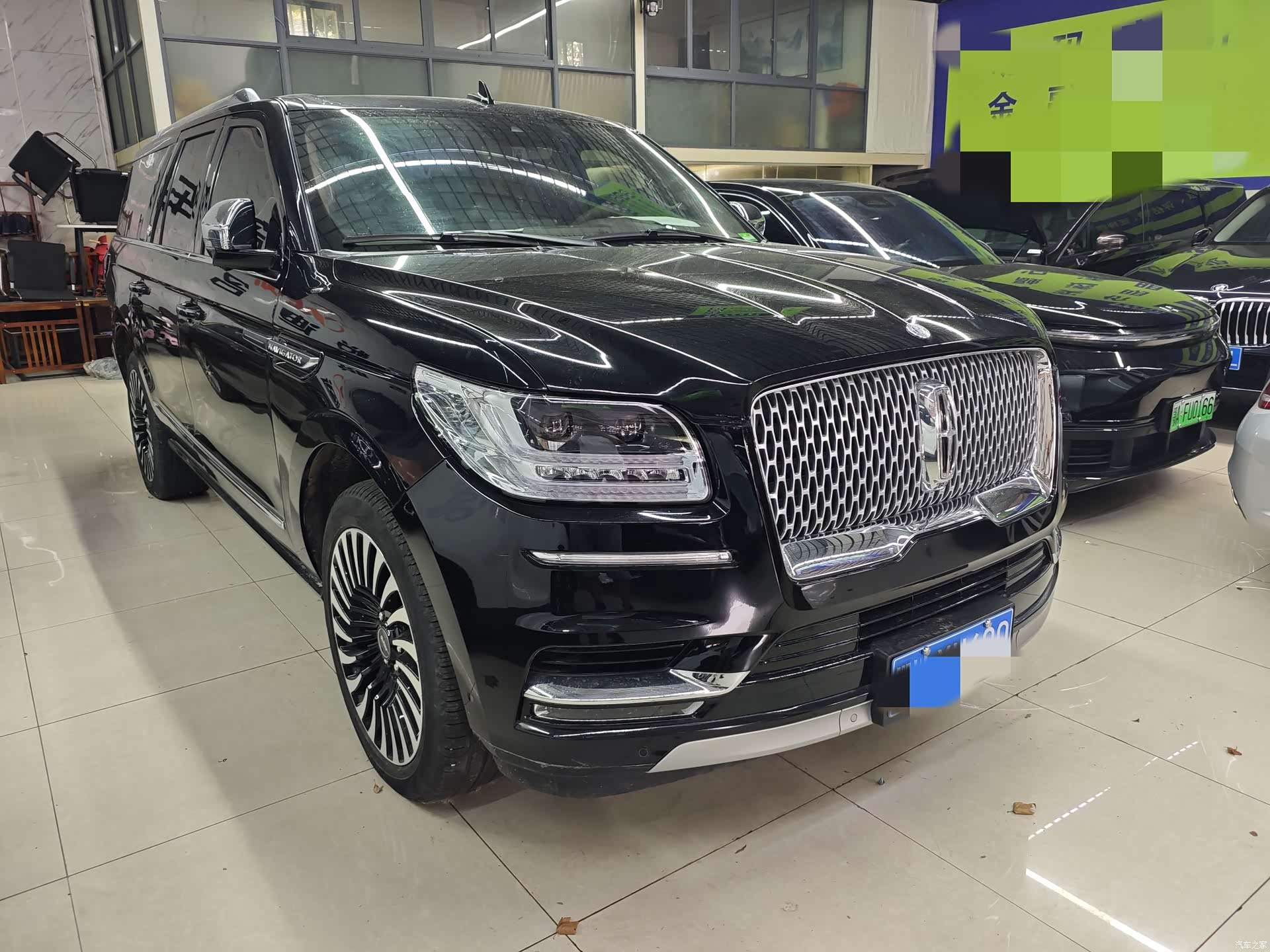 Lincoln Navigator, 2021 3