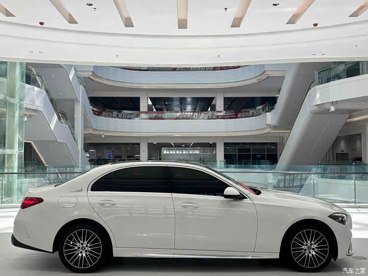 Mercedes-Benz C-Class, 2023 4