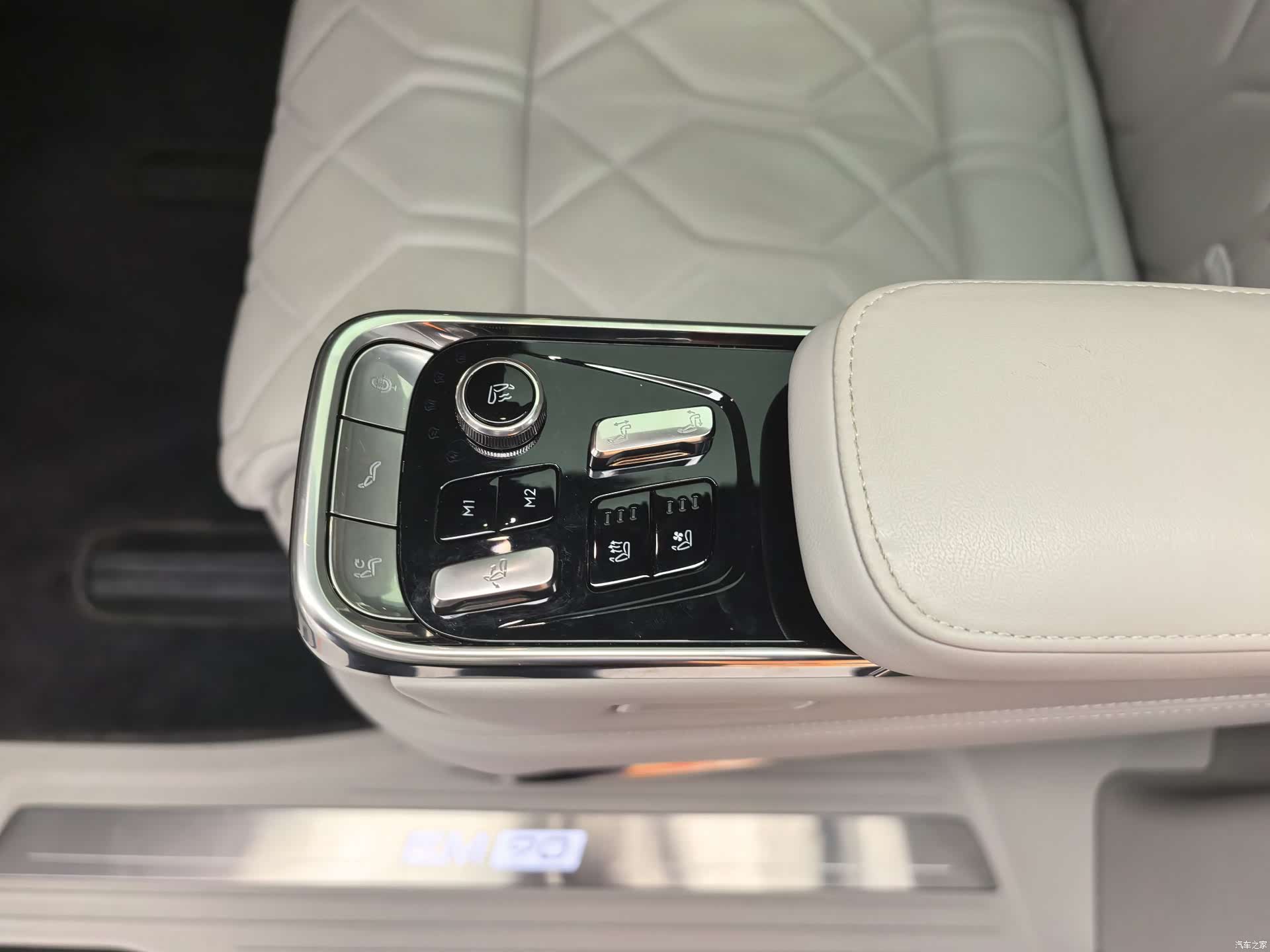 Volvo EM90, 2024 9