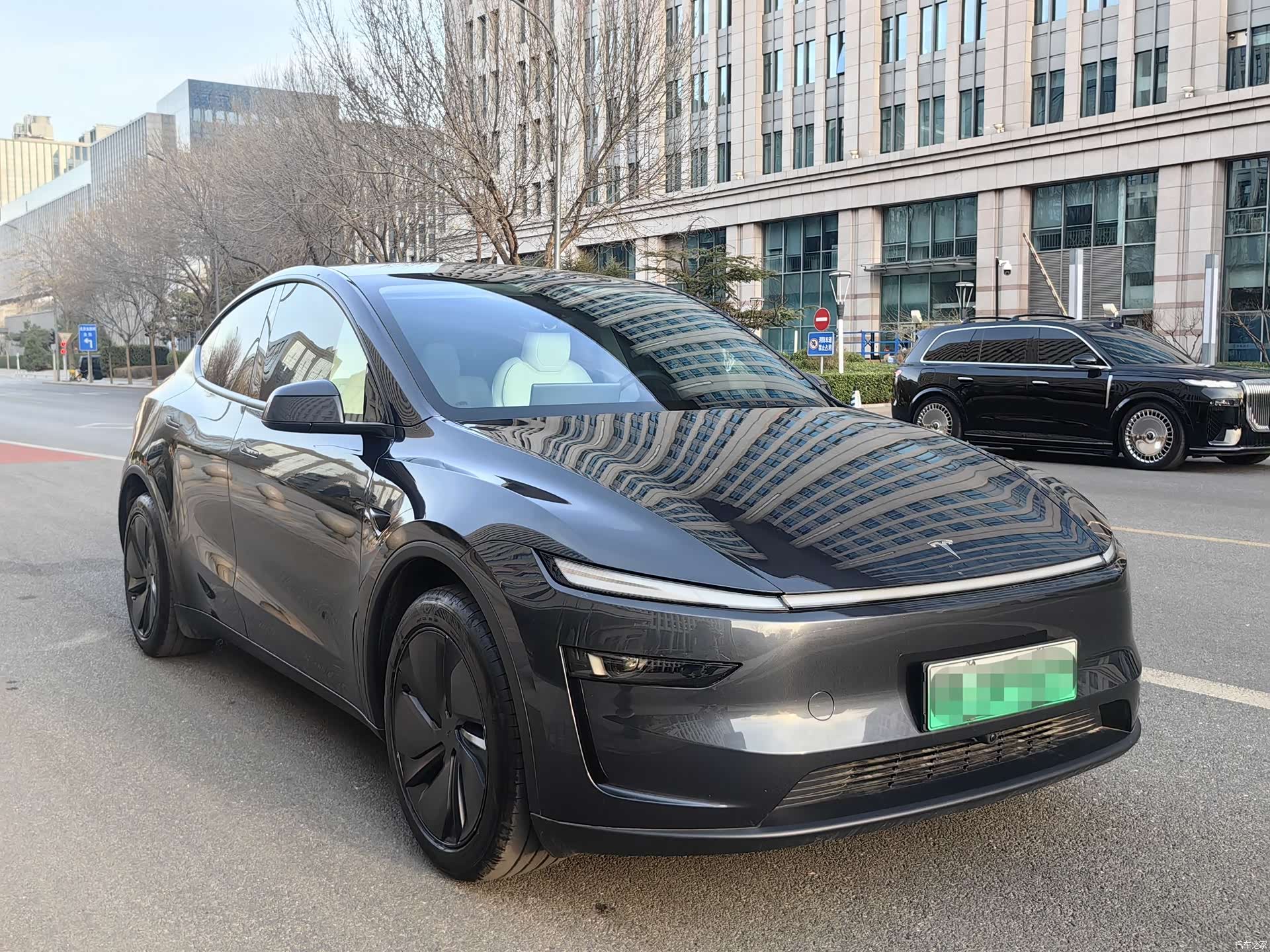 Tesla Model Y, 2025 все фото