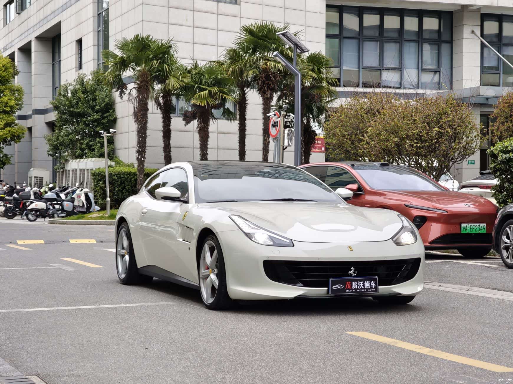 Ferrari GTC4Lus, 2019 3