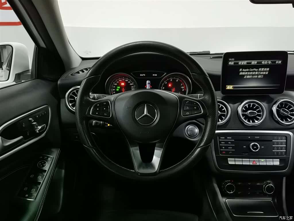 Mercedes-Benz GLA, 2017 11