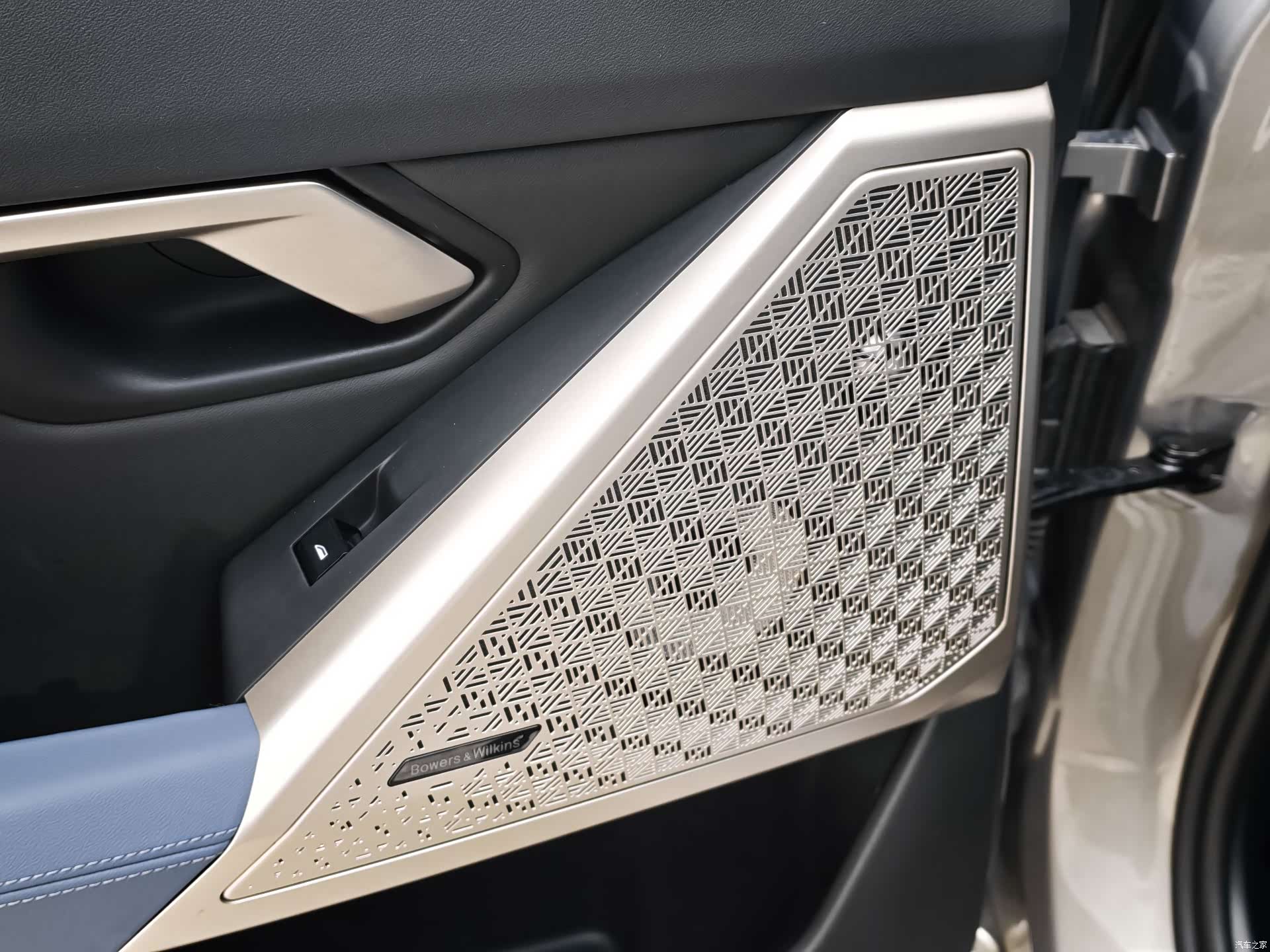 BMW 5 Series, 2024 14