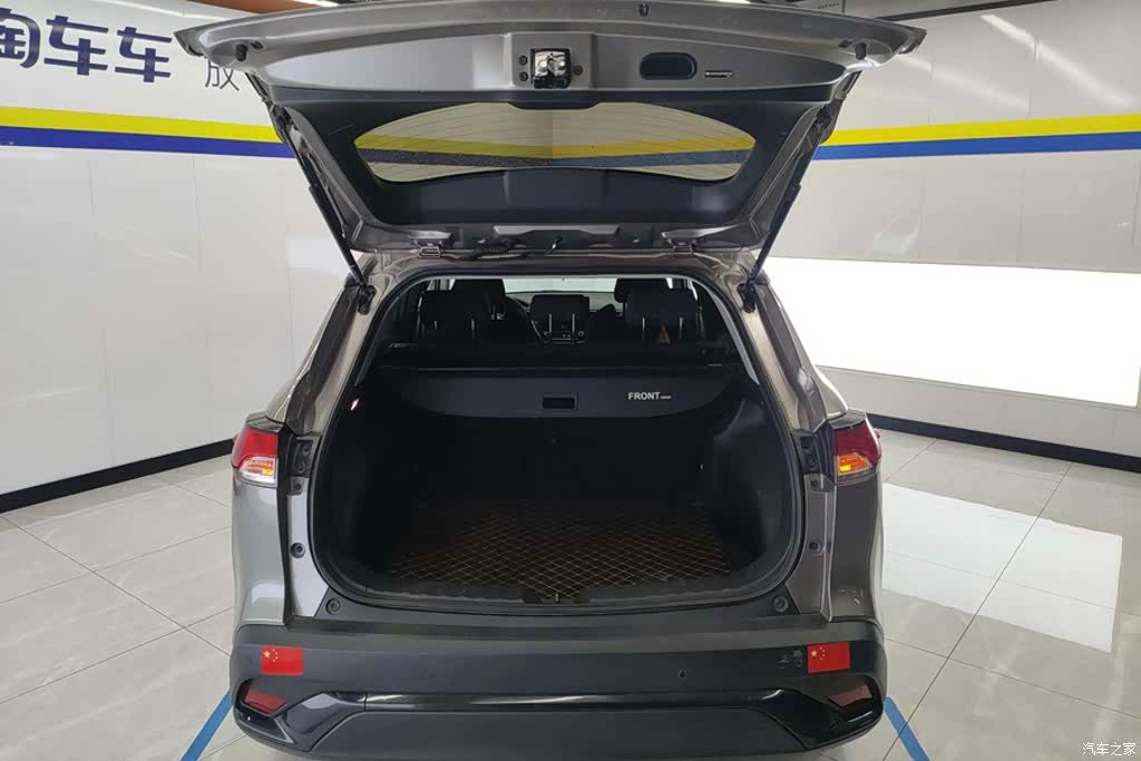 Toyota Frontlander, 2023 4