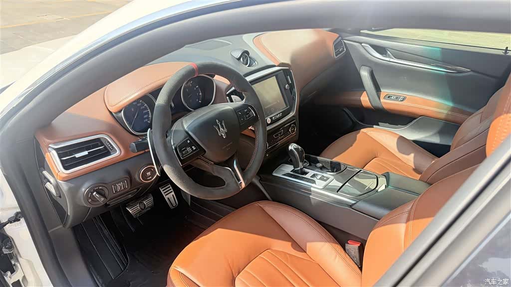 Maserati Ghibli, 2016 9