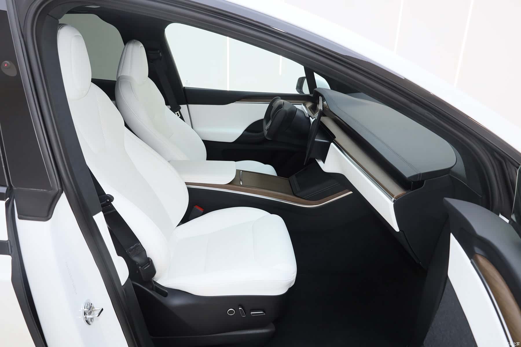 Tesla Model X, 2023 25