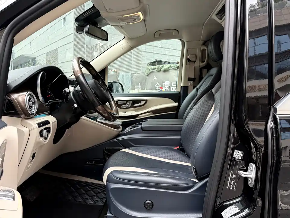 Mercedes-Benz V-class