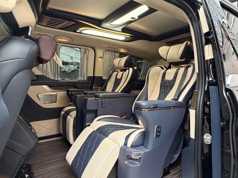 Mercedes-Benz V-class