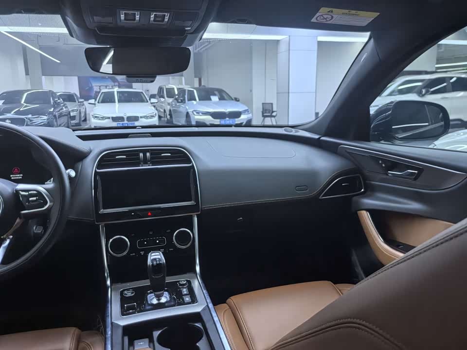 Jaguar XEL Jaguar XEL