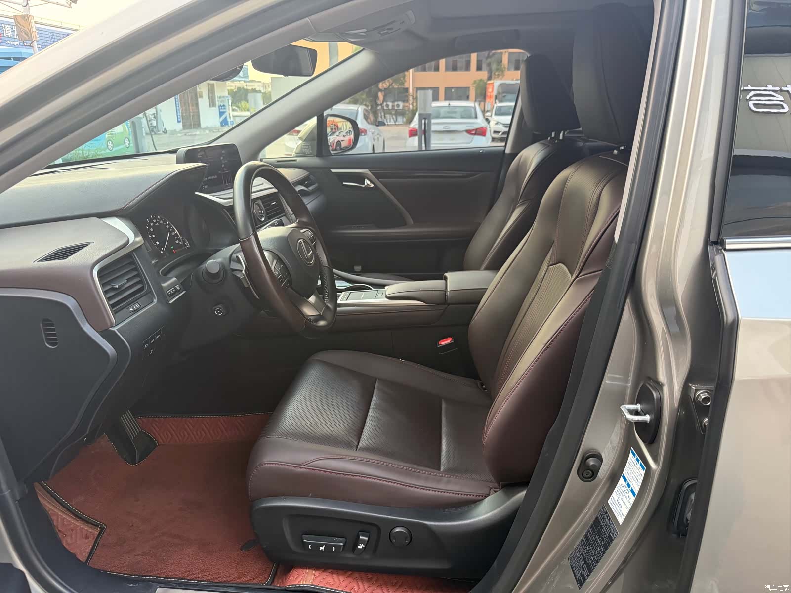 Lexus RX, 2022 4