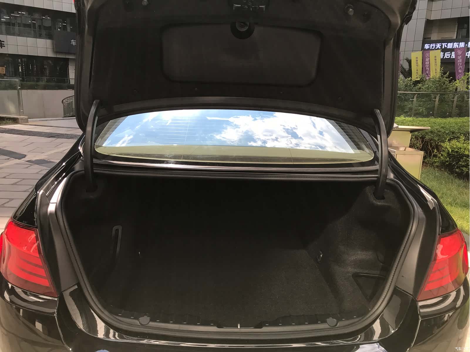 BMW 5 Series, 2012 27