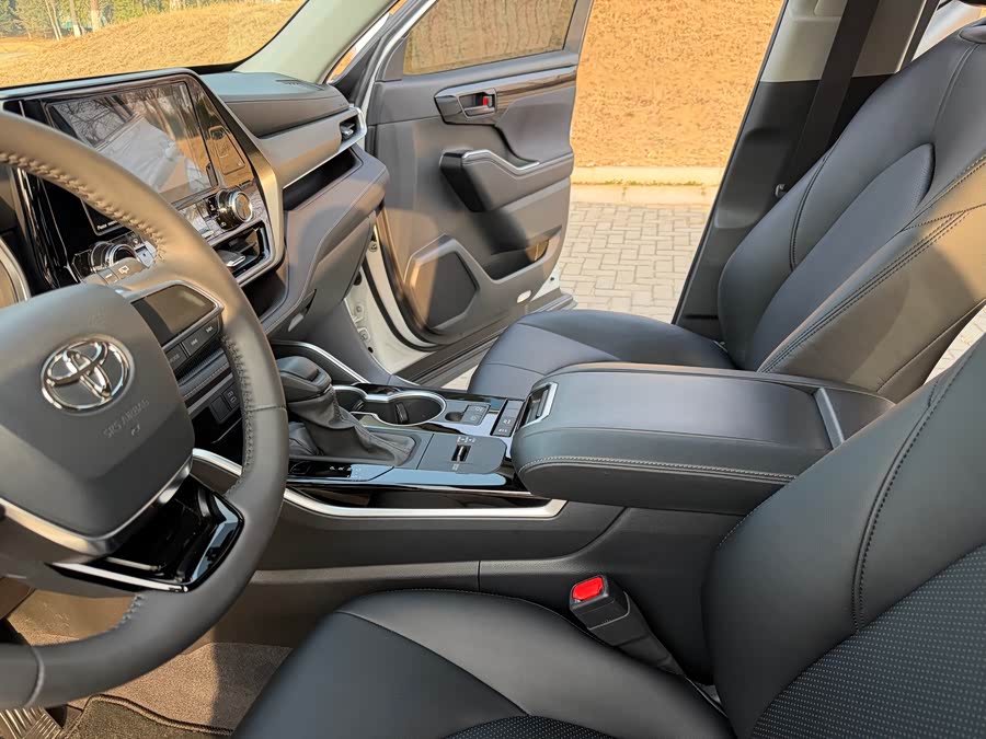 Toyota Highlander 2024, фото 14