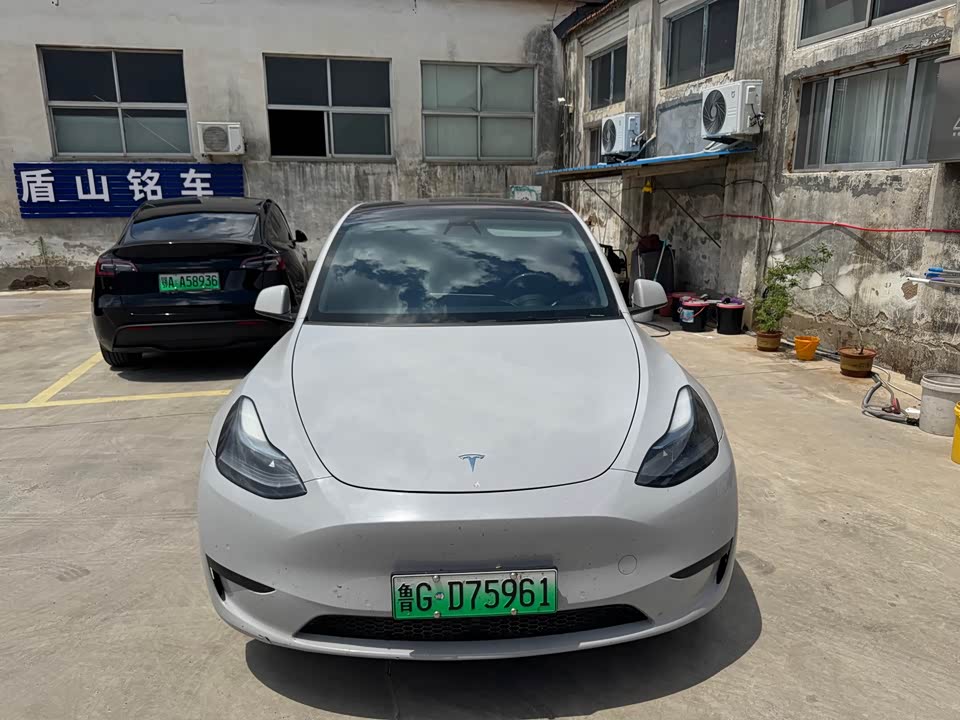 Tesla Model Y Tesla Model Y