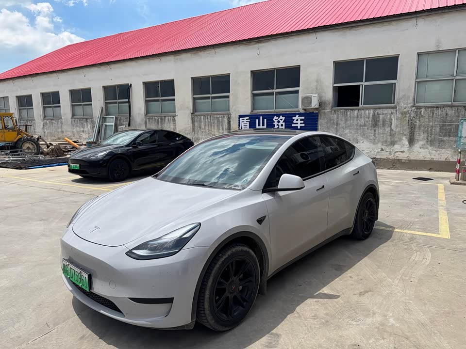 Tesla Model Y Tesla Model Y