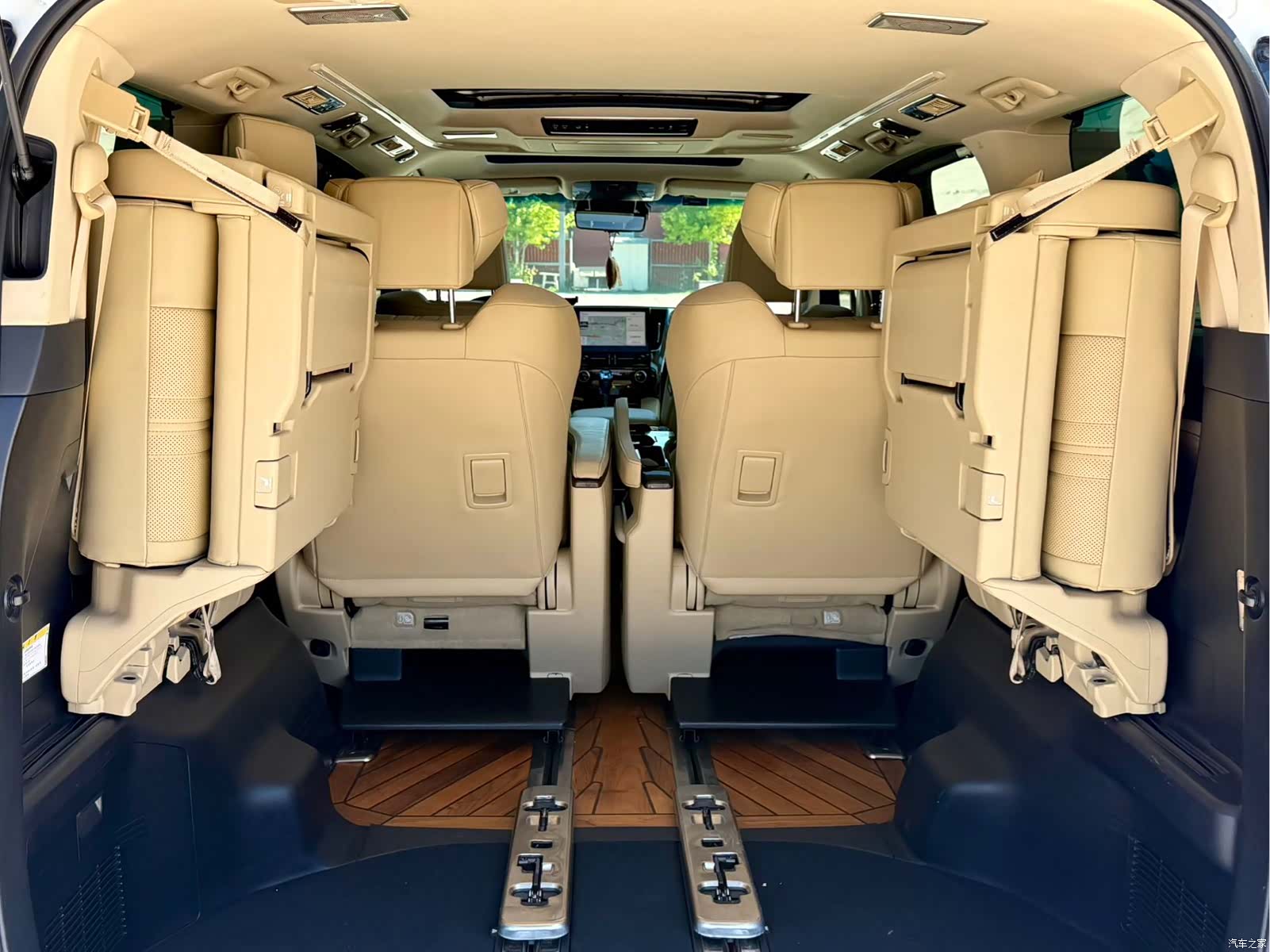 Toyota Alphard, 2021 15
