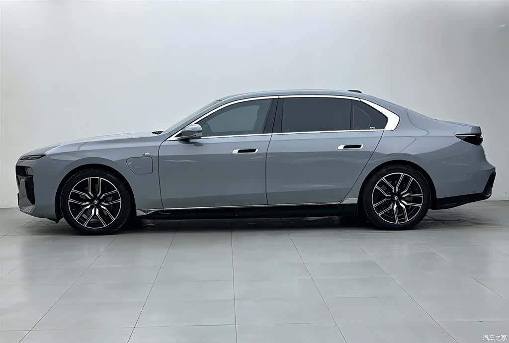 BMW i7, 2023 3
